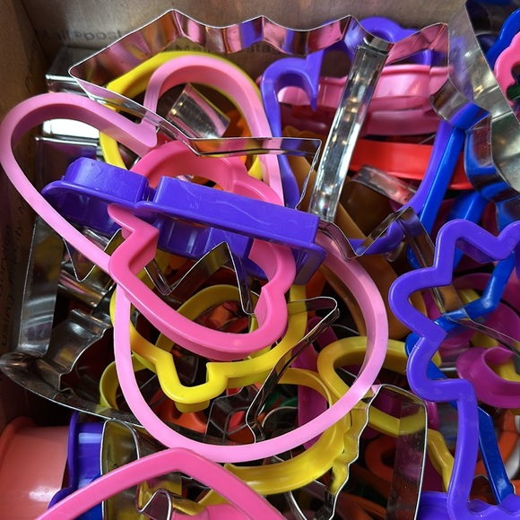 Box of pre-owned cookie cutters - 12 x 12 x 8 inch box full - see pics - Picture 2 of 5